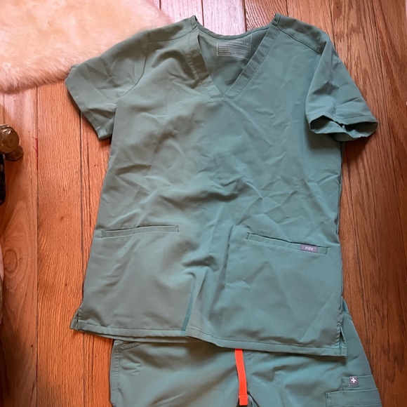 Figs Scrub Set - Picture 5 of 5